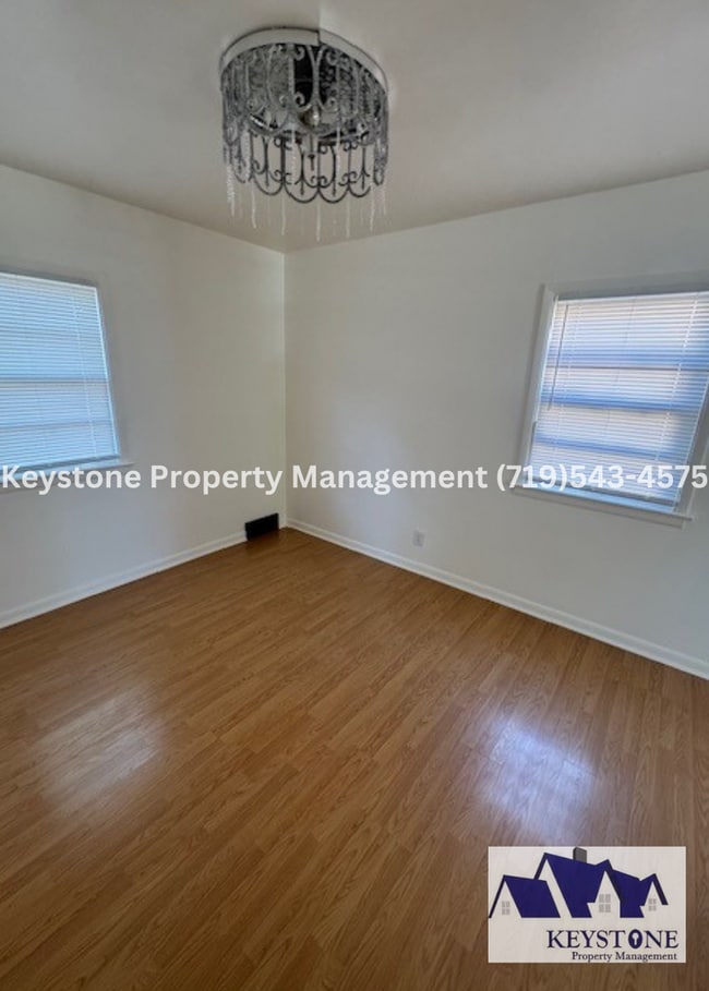 Building Photo - Remodeled 3 Bedroom/1 Bathroom House $1350...