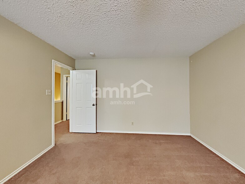 Building Photo - 18027 Redriver Song