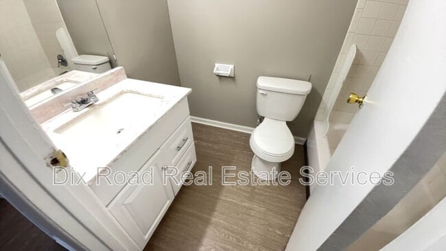 Building Photo - 5926 Janice Dr