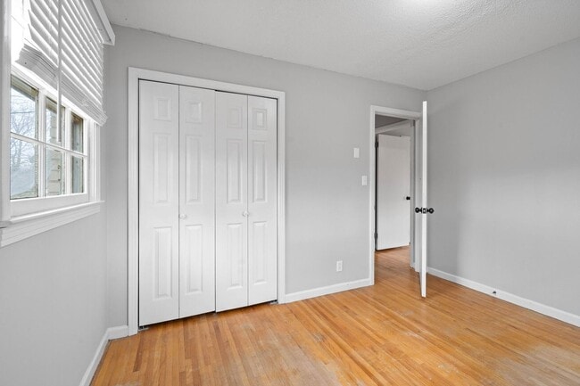 Building Photo - 3 Bedroom Pet Friendly Home For Rent in St. B Area!