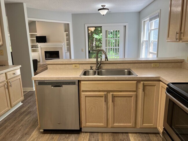Building Photo - Lowcountry Style Home in Hilton Head Plantation- Unfurnished