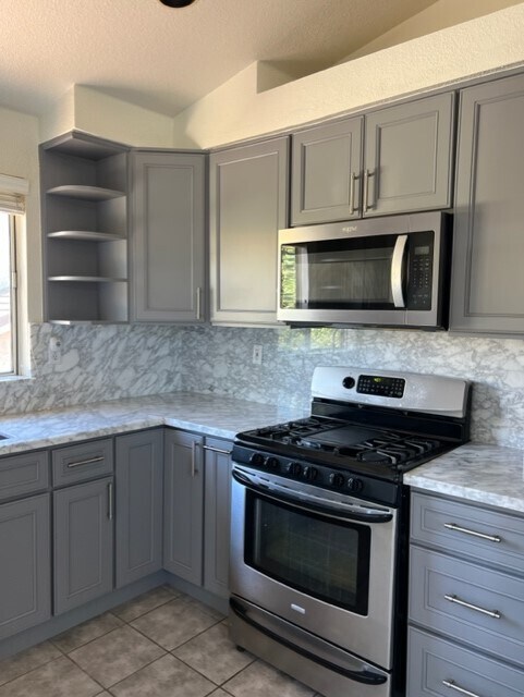 Building Photo - 417 Powell Dr