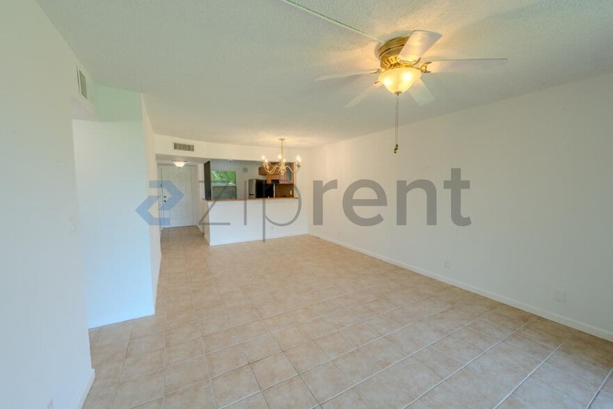 Building Photo - Unit C110