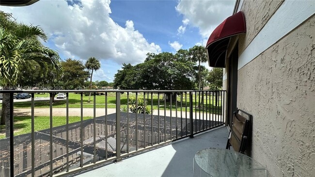 Building Photo - 4260 Village Dr