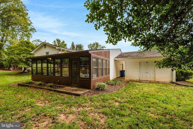 Building Photo - 615 Kearney Ct SW