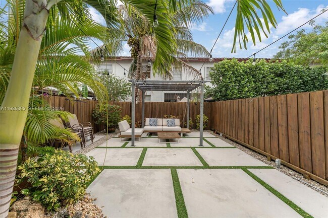 Building Photo - 20975 SW 84th Ave