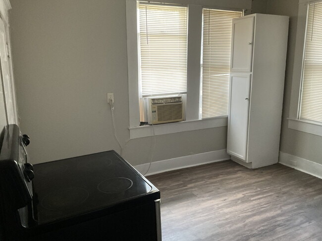 Building Photo - Application Special - South Side One Bedro...