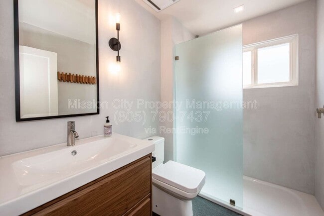 Building Photo - 337 E Calle Laureles