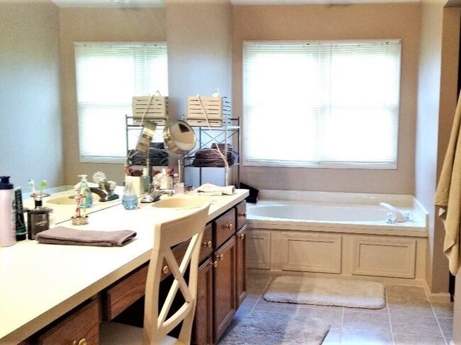 Building Photo - 47498 Fox Run Dr