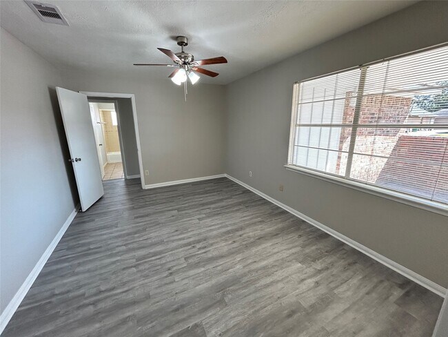 Building Photo - 2503 Austin Ave