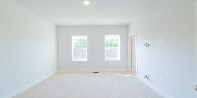 Building Photo - 10177 US-1