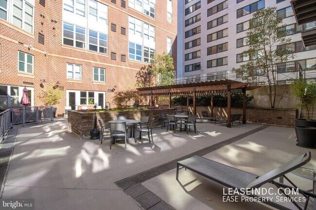 Building Photo - 1300 N Street NW-#106