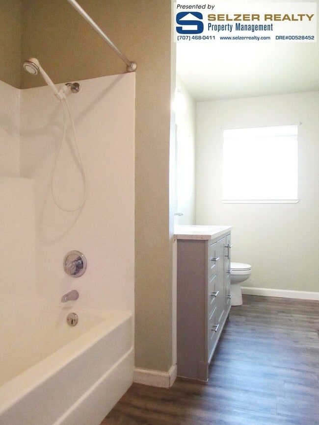Building Photo - Roomy 3+ bedroom north Ukiah home w/ big y...