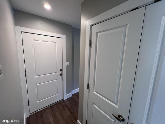 Building Photo - 447 Orange St SE