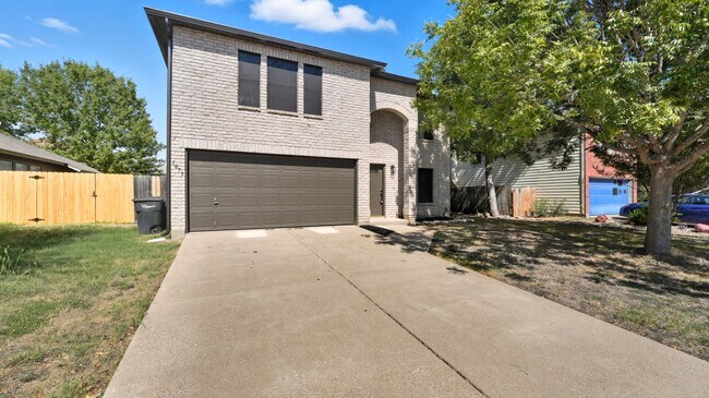 Building Photo - 1073 Stone Hollow