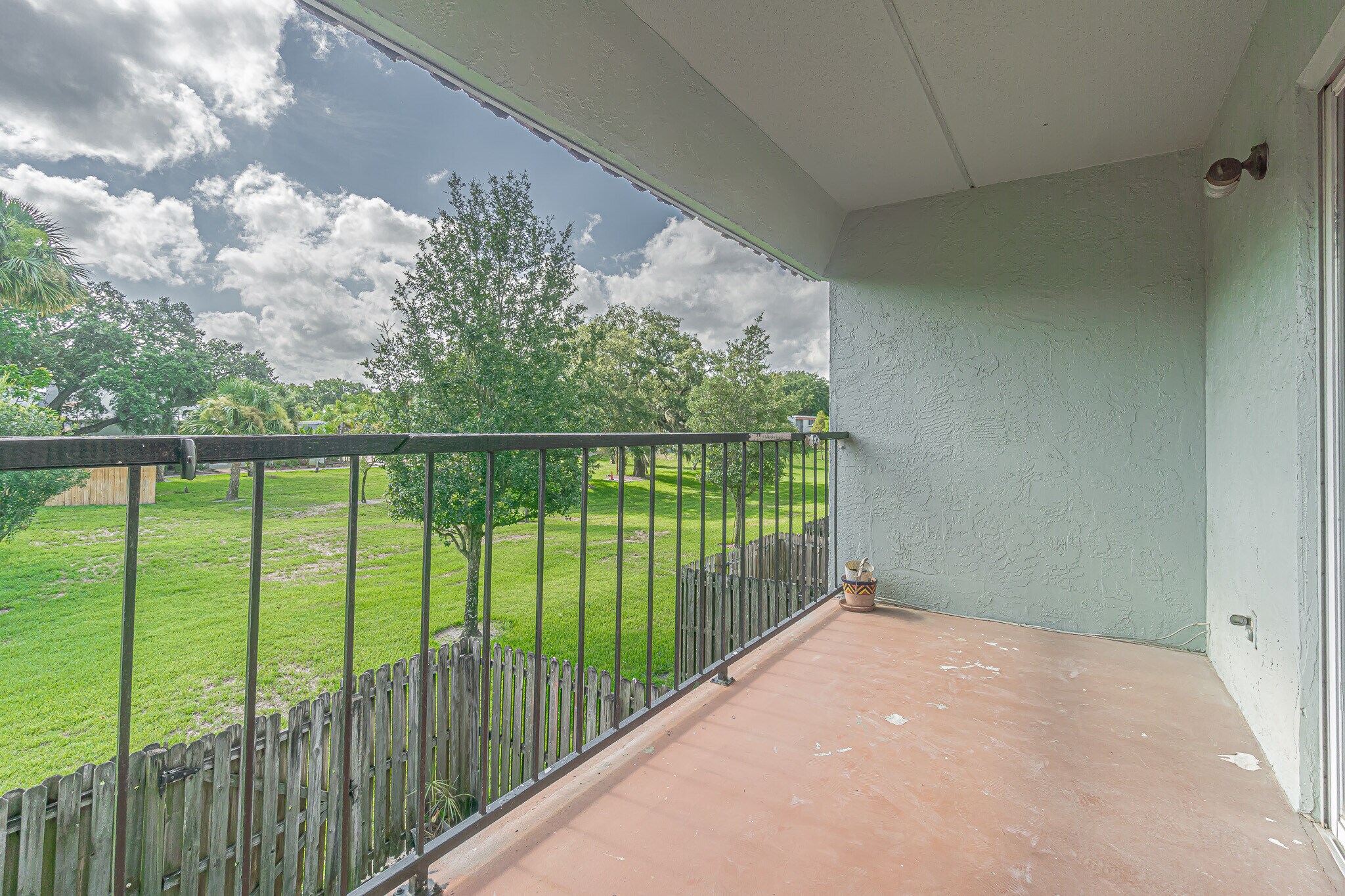 Building Photo - 2818 Somerset Park Dr