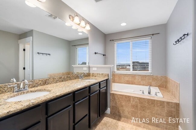 Building Photo - 893 Shirttail Peak Ct