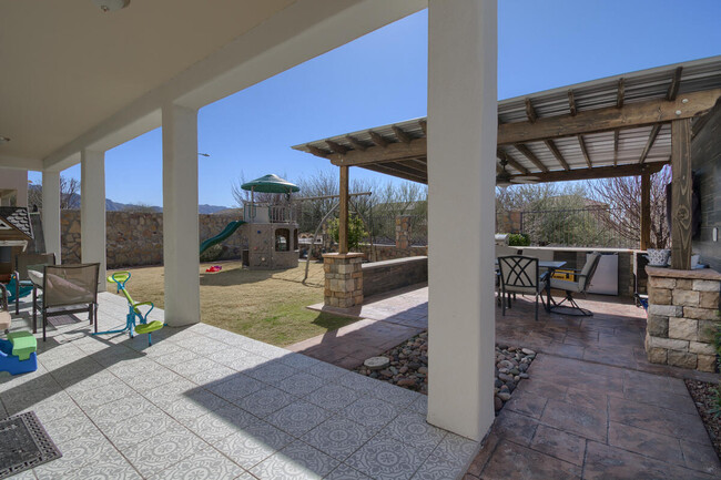 Building Photo - 7360 Skyrocket Dr