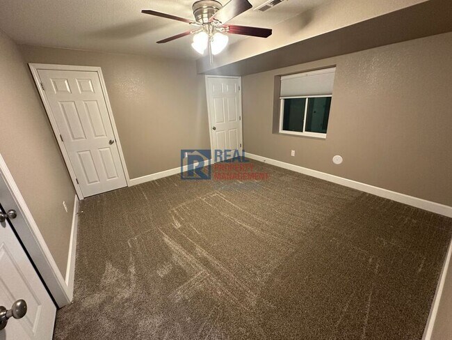 Building Photo - 6634 N Cathay St