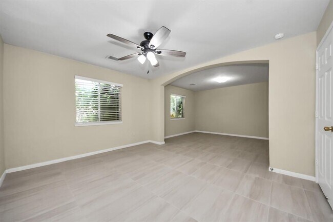 Building Photo - 10214 White Oak Trail Ln