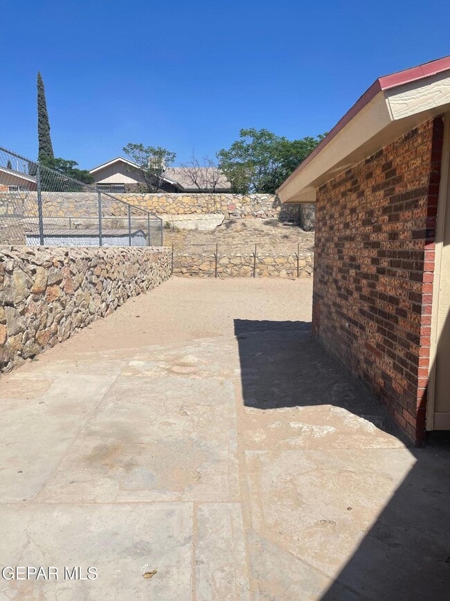 Building Photo - 1516 Greg Powers Dr