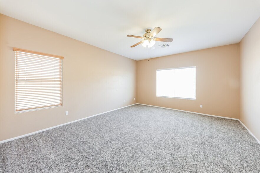 Building Photo - 10574 W Salter Dr