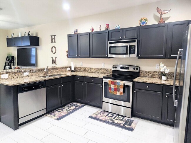 Building Photo - 11887 SW 150th Pl