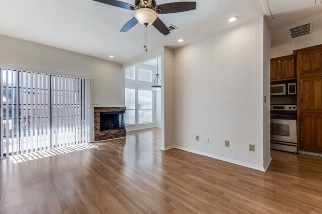 Building Photo - 3909 Rawlins St