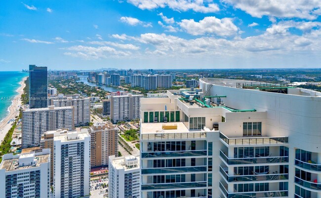 Building Photo - 1830 S Ocean Dr