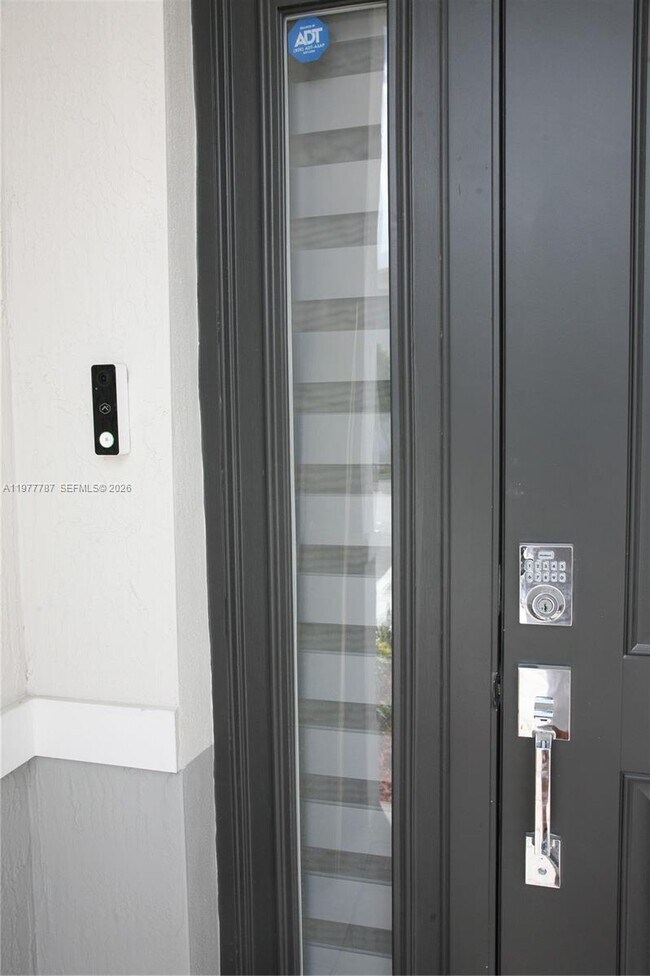 Building Photo - 371 NE 16th St