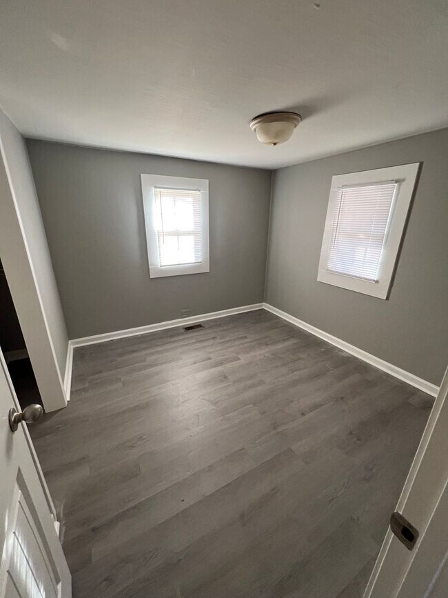 Building Photo - 2 bed/1 bath home