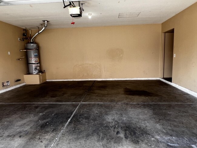 Building Photo - 6905 Cobre Azul Ave