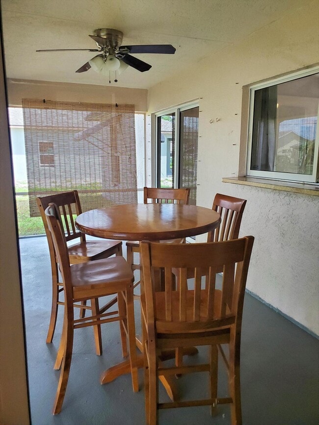 Building Photo - 3234 SW Fillmore St