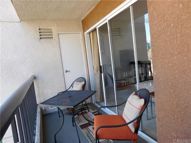 Building Photo - 21400 Burbank Blvd