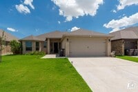 Building Photo - 1904 Lumina Dr