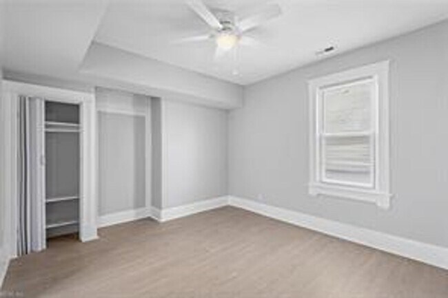 Building Photo - 653 29th St