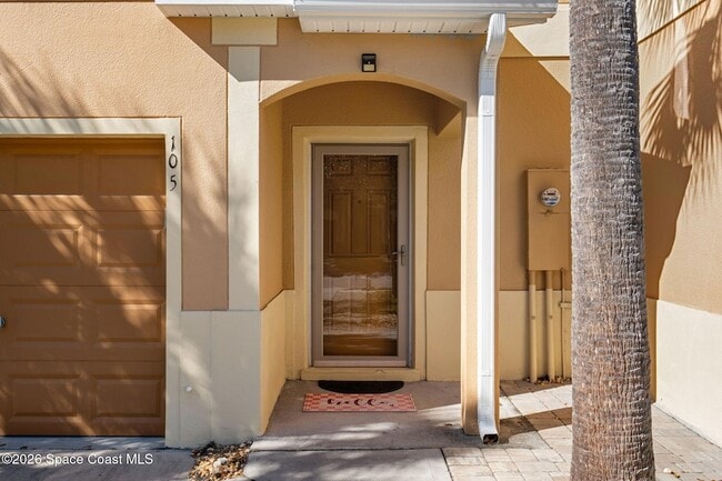 Building Photo - 2545 Revolution St