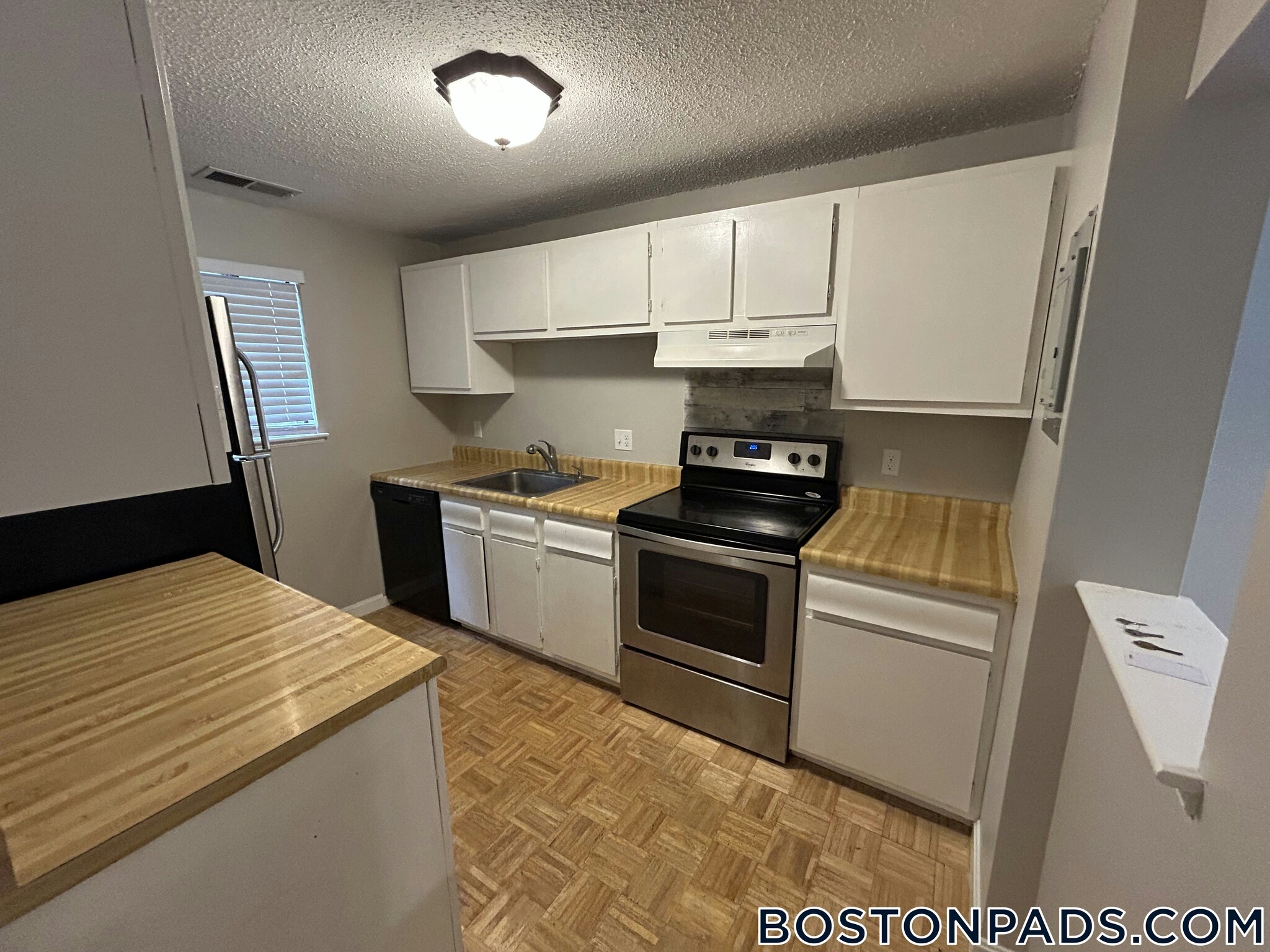 Building Photo - 34 Village Hill Ln