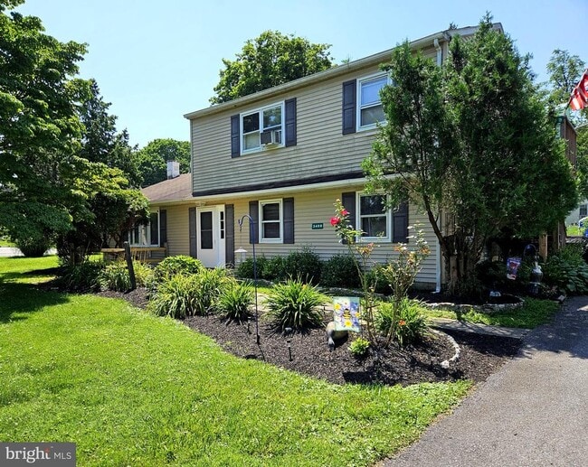 Primary Photo - 3400 Hazelwood Ave
