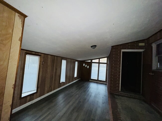 Building Photo - 1096 NC-56