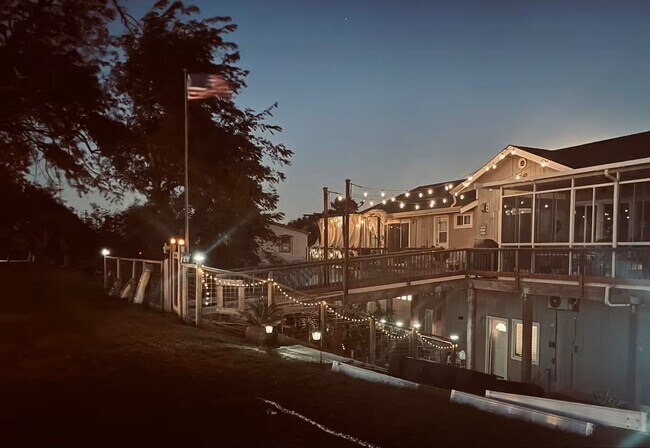 Building Photo - 1864 Taylor Rd