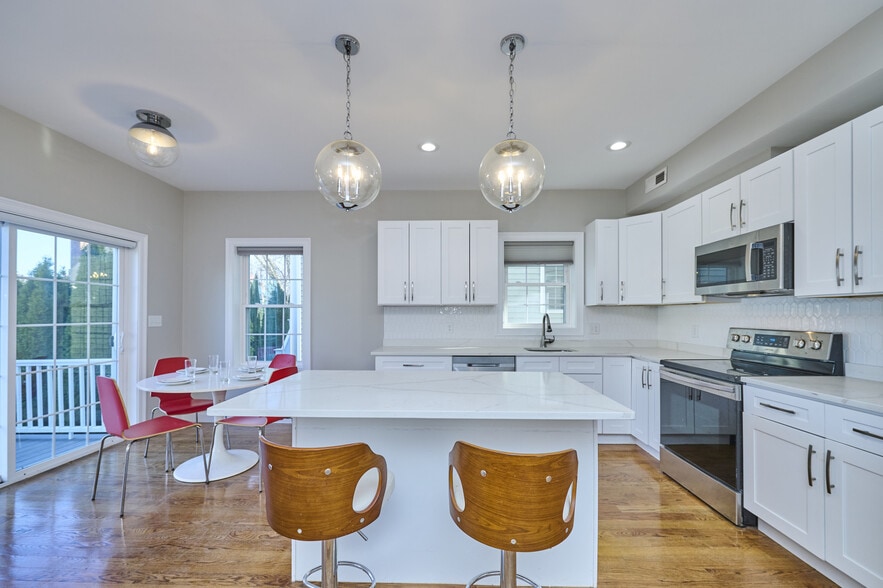 Building Photo - 25 Bellevue Ave