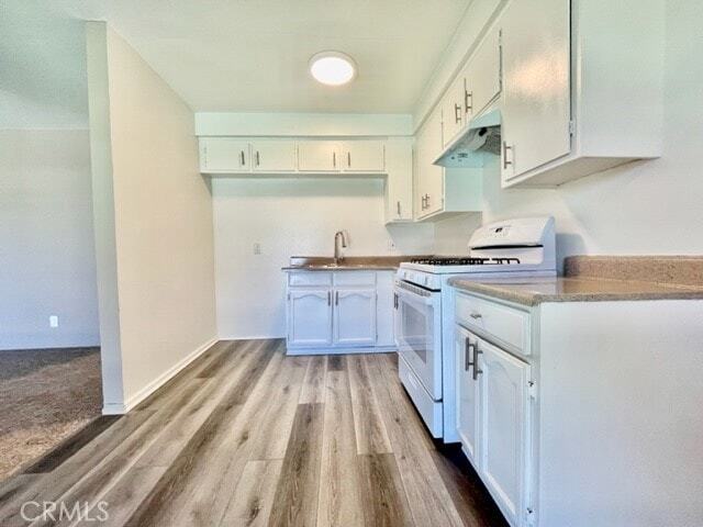 Building Photo - 815 N Rose Ave