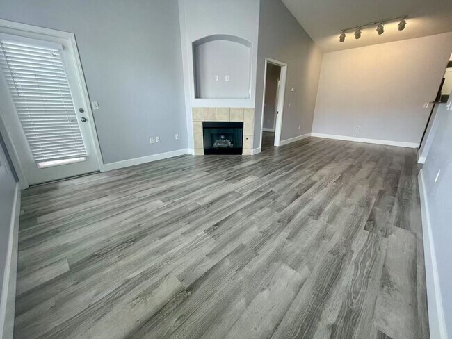 Building Photo - 9975 Peace Way