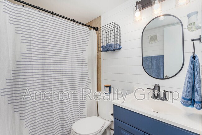 Building Photo - 909 Pacific Ave