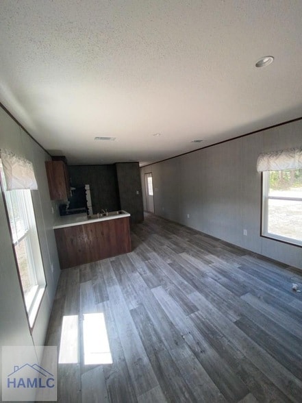 Building Photo - 6320 U S 84 Unit