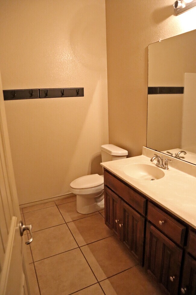 Building Photo - 2245 Laurel Forest Dr