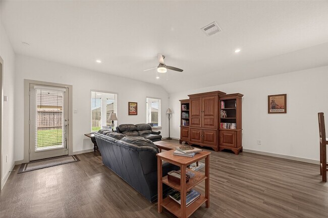 Building Photo - 1119 Kinder Sky Ln