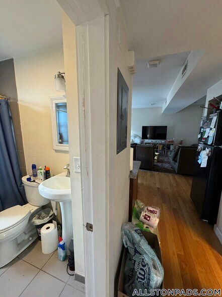 Building Photo - 21-23 Weitz St.