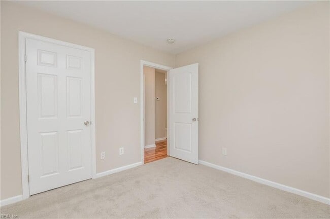 Building Photo - 578 Peregrine St